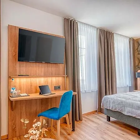 Haus Moselfranke 호텔 3*