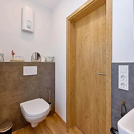 Haus Moselfranke 3* 라우첸하우센
